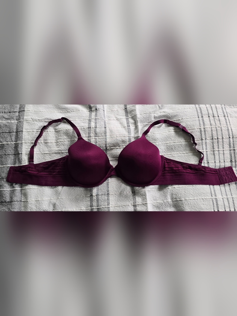 Maidenform Women’s Plunge Convertible Strap T-Shirt Bra in Plum, 36D